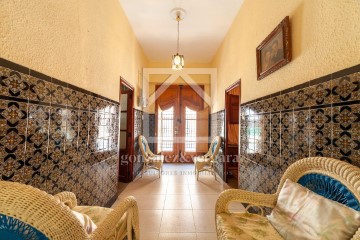 House 4 Bedrooms in Zona Cantereria