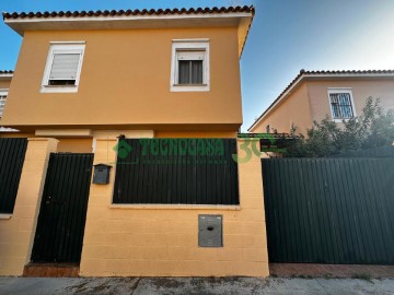 Casa o chalet 3 Habitaciones en Bormujos Centro