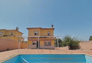 House 5 Bedrooms in El Casar de Escalona