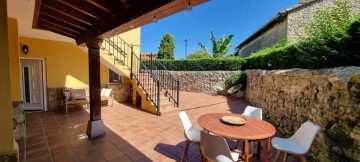 House 4 Bedrooms in Cortiguera