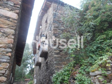 House 2 Bedrooms in Tavascan