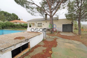 House 3 Bedrooms in Algarga