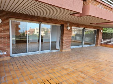 Piso 4 Habitaciones en Once de Septiembre - Sant Jordi