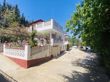 House 5 Bedrooms in Pinos de Alhaurín