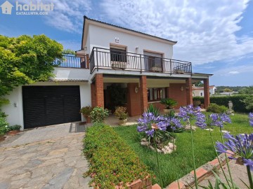 House 4 Bedrooms in El Grandet