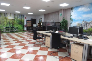 Commercial premises in Bulevar - Plaza Castilla