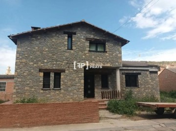 House 3 Bedrooms in Albesa