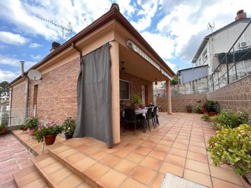House 3 Bedrooms in Can Cairot