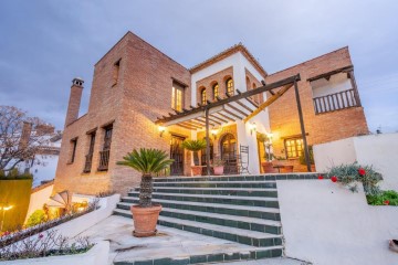 House 6 Bedrooms in Gójar