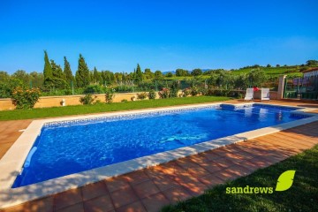 Country homes 4 Bedrooms in Garriguella