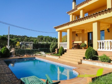 House 4 Bedrooms in Sant Baldiri