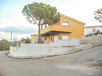 House 3 Bedrooms in Can Paixano