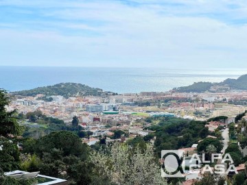 Apartment 4 Bedrooms in Roca Grossa