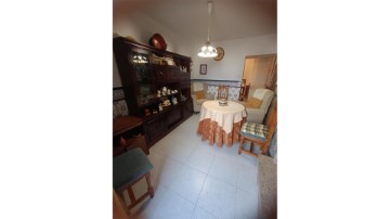 House 2 Bedrooms in Alcántara