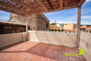 House 3 Bedrooms in Espolla