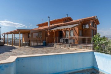 Casa o chalet 4 Habitaciones en Cúllar Vega