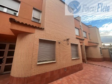 House 3 Bedrooms in Pinseque