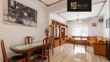 House 4 Bedrooms in Zujaira