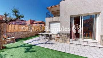 House 4 Bedrooms in Santa Margarida de Montbui