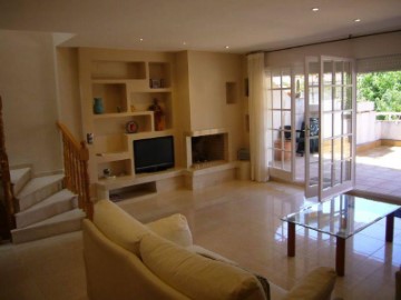 House 4 Bedrooms in Platja de Sant Vicenç