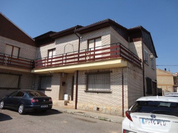 House 6 Bedrooms in Castrovido