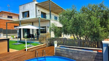 House 4 Bedrooms in Residencial