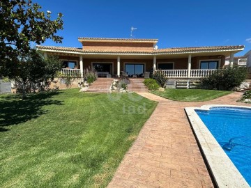 House 3 Bedrooms in Mas Trader-Corral D'En Tort-Corral D'En Cona