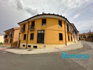 Apartment 2 Bedrooms in Hontoria