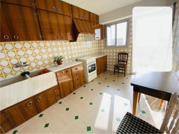 Apartment 4 Bedrooms in Massanassa