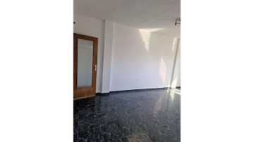 Apartment 4 Bedrooms in Parla Centro