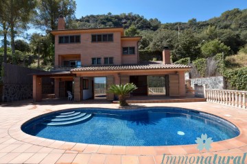 House 3 Bedrooms in Can Güell