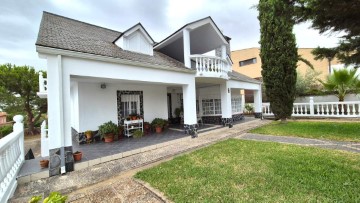 Casa o chalet 6 Habitaciones en Las Vaguadas