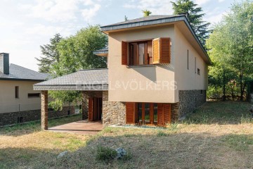 House 4 Bedrooms in Mataelpino