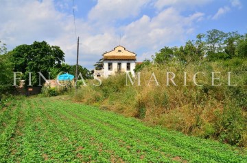 Country homes 4 Bedrooms in Marata