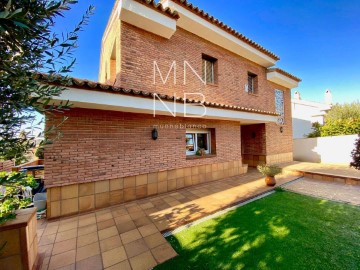 House 5 Bedrooms in Canet de Mar