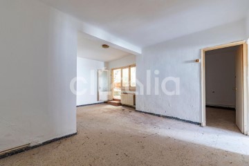 Apartment 4 Bedrooms in Castellar del Vallès Centre