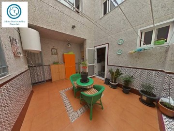 House 4 Bedrooms in Col-Legis Nou