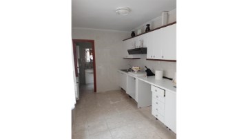 House 4 Bedrooms in Alcabón