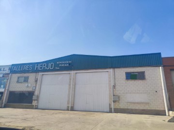 Industrial building / warehouse in La Portalada - Varea