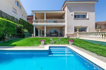 House 5 Bedrooms in Can Teixido - Can Sors