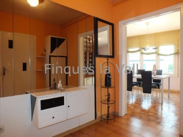 Apartment 3 Bedrooms in Manlleu