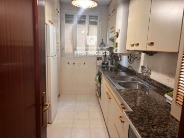 Apartment 3 Bedrooms in Badia del Vallès