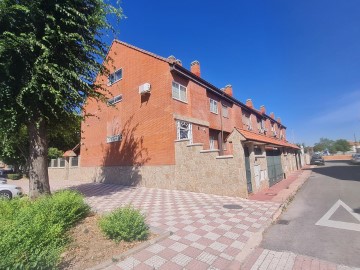 Casa o chalet 5 Habitaciones en Velilla de San Antonio