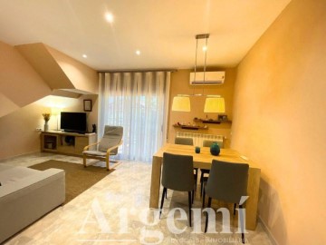 House 5 Bedrooms in Montjuic