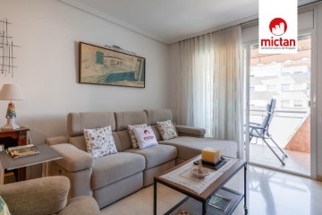 Apartment 3 Bedrooms in Eixample