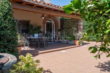 House 4 Bedrooms in Califòrnia-Santa Madrona