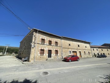 House  in Santibañez-Zarzaguda