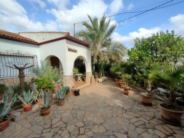 House 2 Bedrooms in El Campico