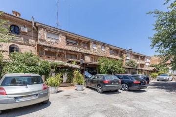 Edificio en Cenes de la Vega