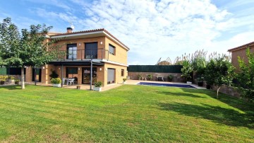 House 5 Bedrooms in Cabrera de Mar